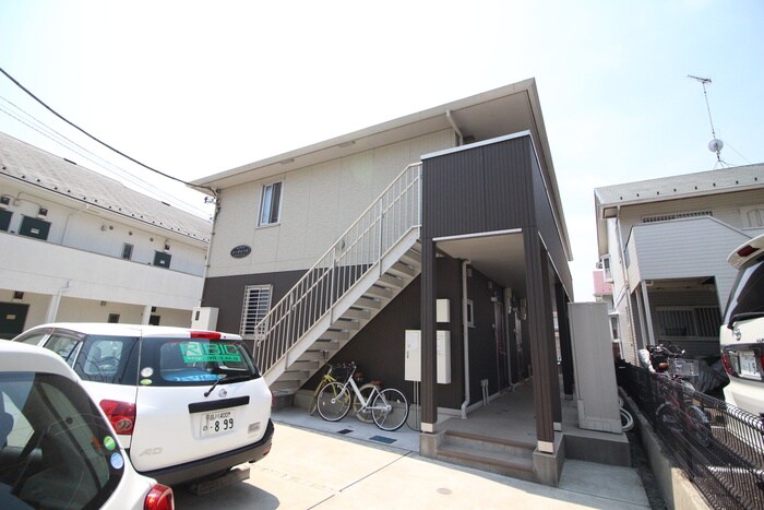 物件外観写真4　(エントランス部分)