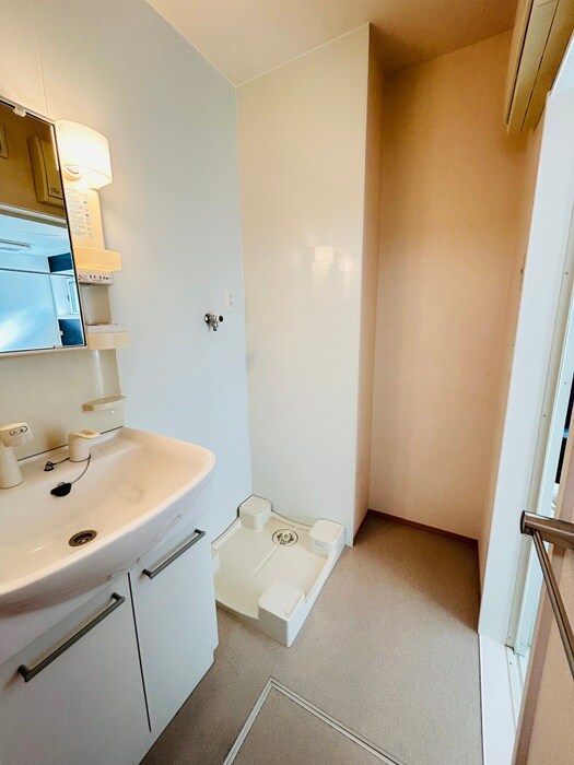 物件内観写真17　(洗濯機置場)