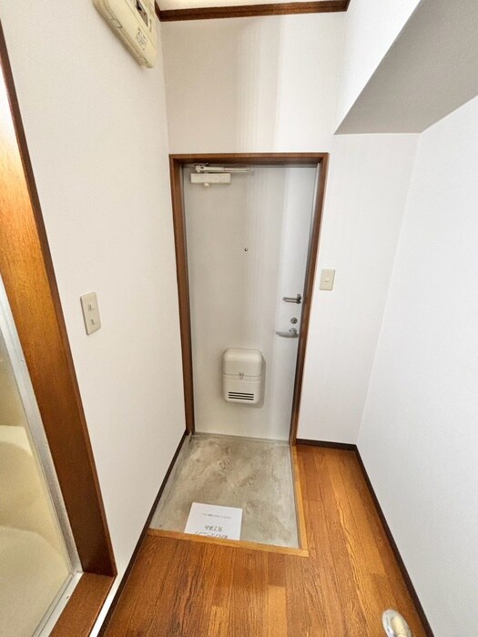 物件内観写真16　(玄関)