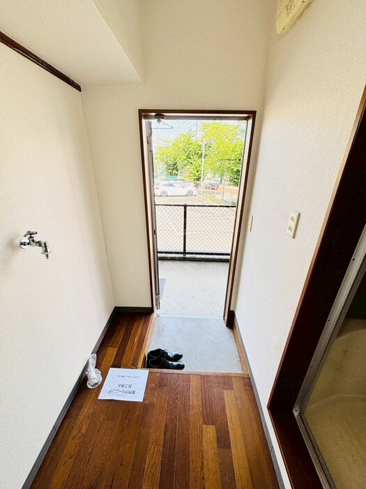 物件内観写真16　(玄関)