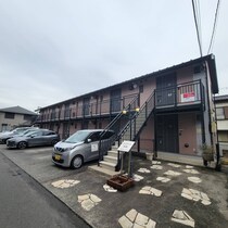 エスコ－トＡ館の外観写真