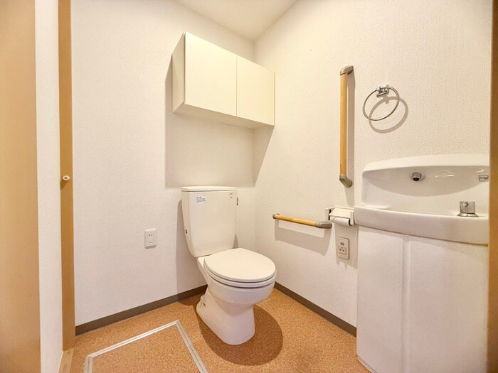 物件内観写真14　(トイレ)