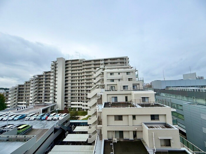 物件内観写真17　(室内からの展望)