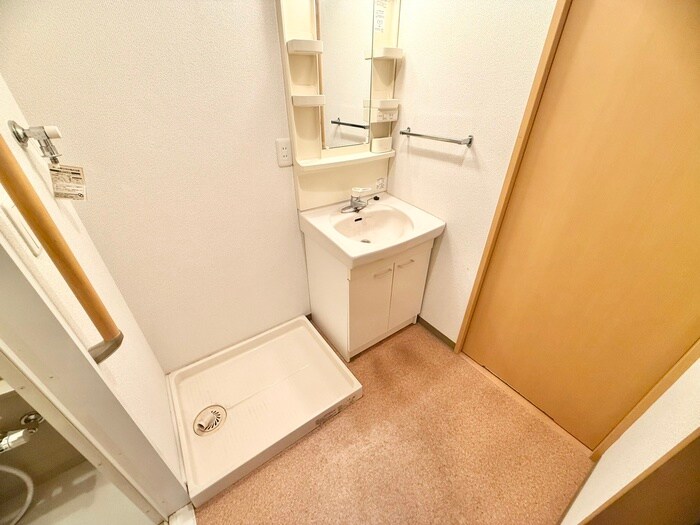 物件内観写真21　(洗濯機置場)