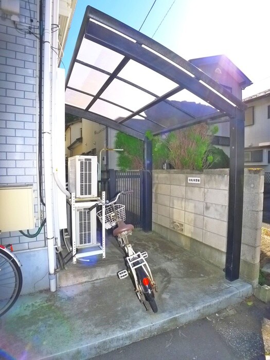 物件外観写真2　(駐輪場)