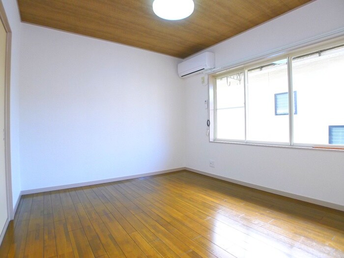 物件内観写真10　(室内からの展望)