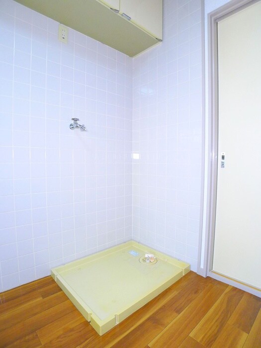 物件内観写真14　(洗濯機置場)