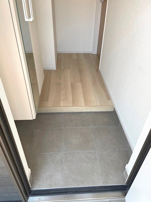 物件内観写真16　(玄関)