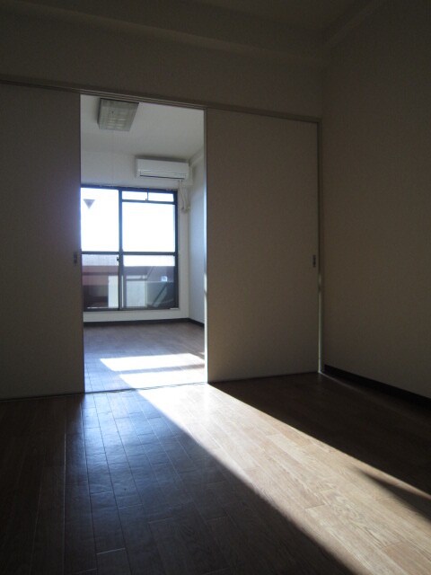 物件内観写真9　(居室)