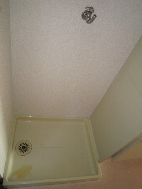 物件内観写真12　(洗濯機置場)