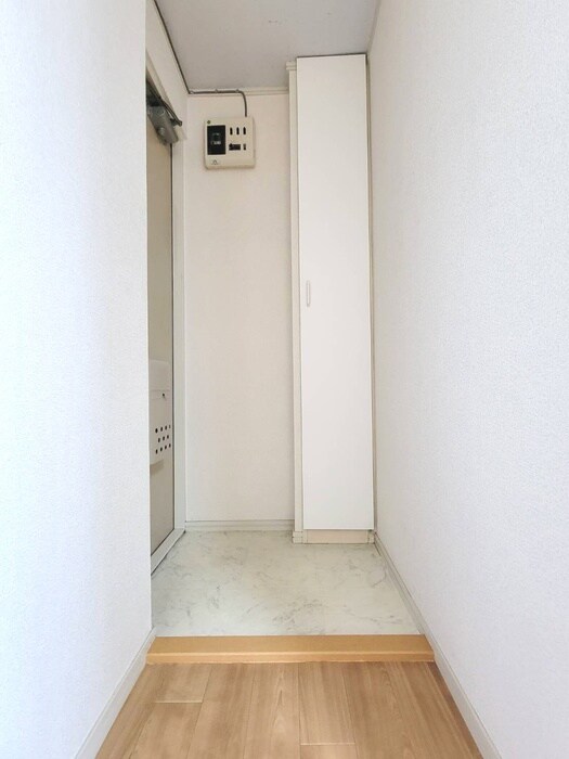 物件内観写真13　(玄関)