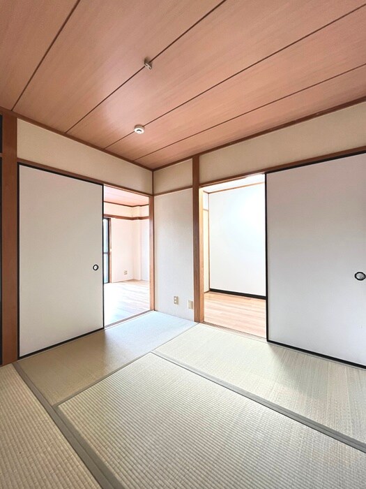 物件内観写真9　(居室)