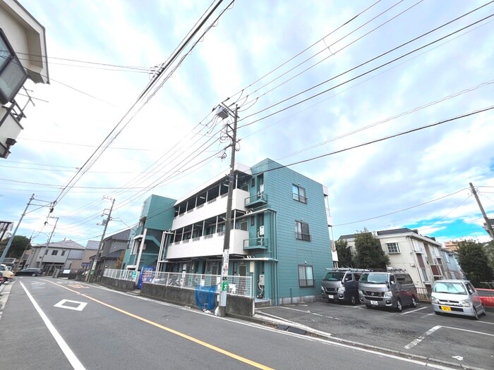 物件外観写真3　(駐車場)