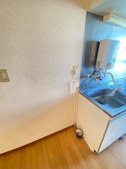 物件内観写真12　(洗濯機置場)