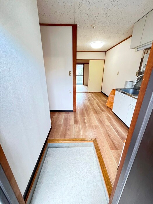 物件内観写真14　(玄関)