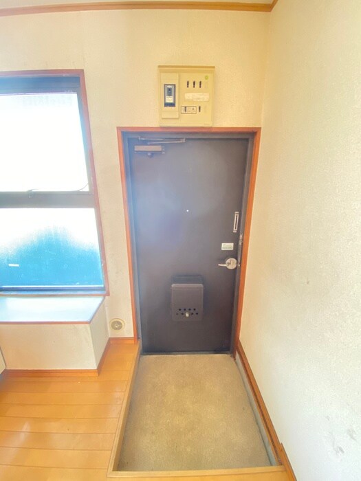 物件内観写真14　(玄関)