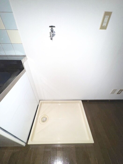 物件内観写真11　(洗濯機置場)