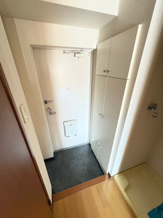 物件内観写真5　(玄関)