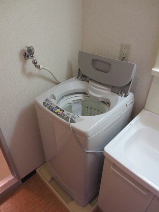 物件内観写真9　(洗濯機置場)