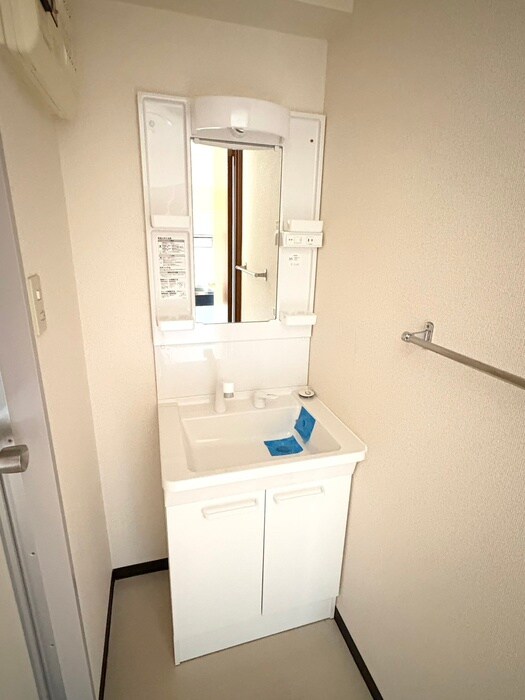 物件内観写真13　(洗面)