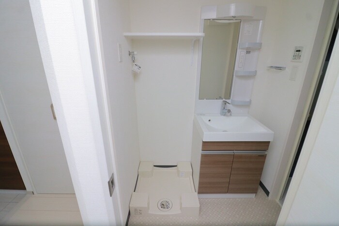 物件内観写真13　(洗濯機置場)