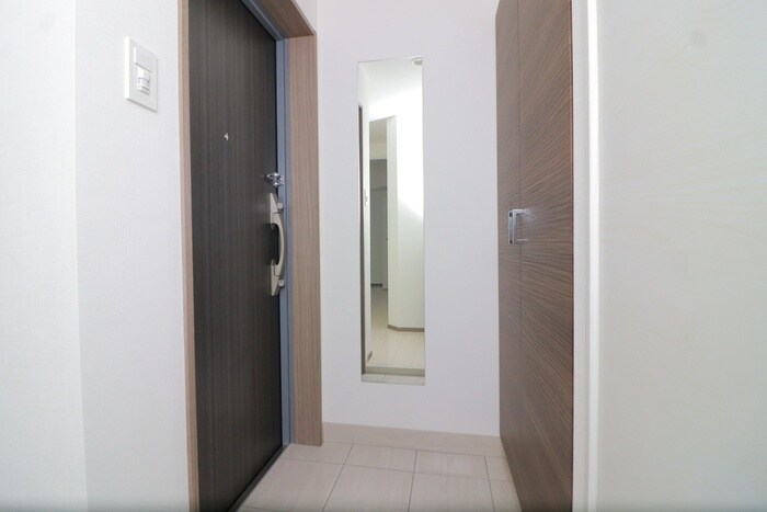 物件内観写真18　(玄関)
