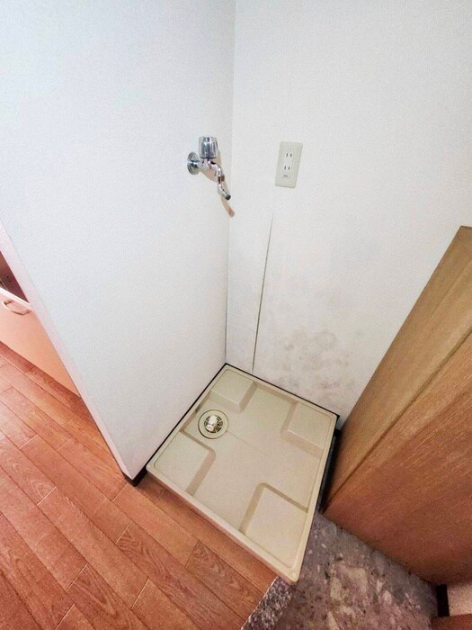 物件内観写真14　(洗濯機置場)