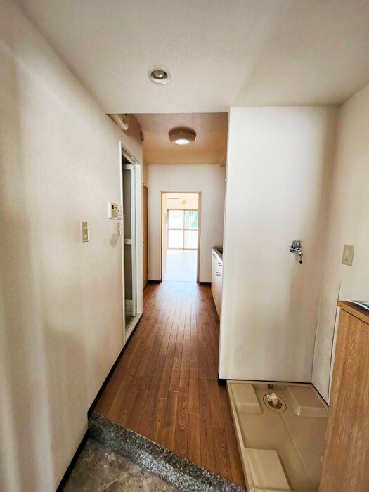 物件内観写真17　(廊下)