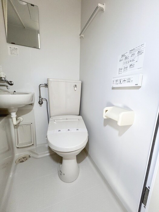 物件内観写真12　(トイレ)