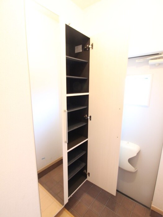 物件内観写真8　(靴箱)