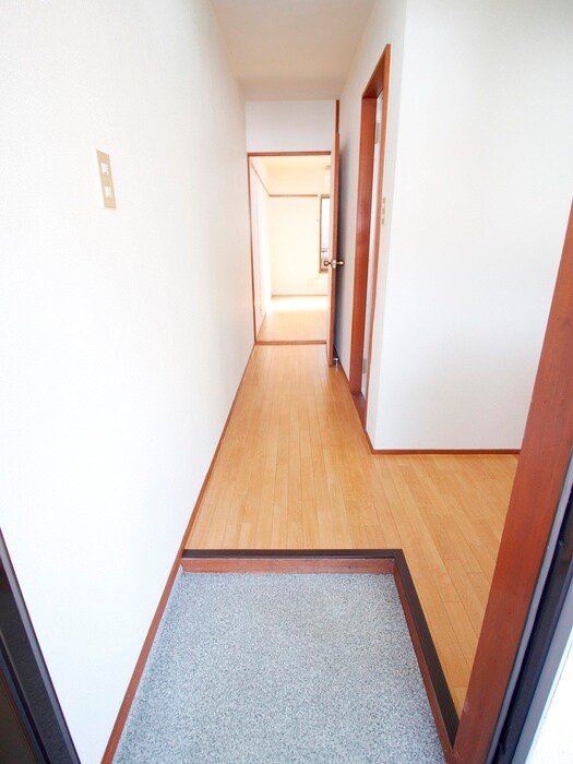 物件内観写真14　(玄関)