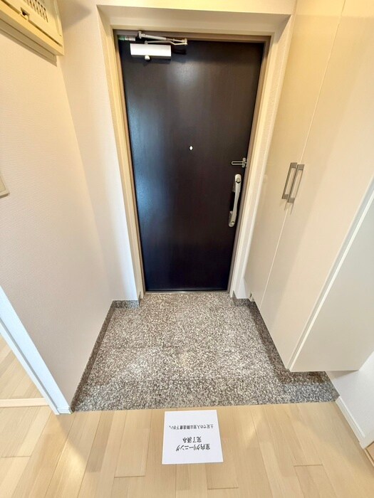 ﾅｲｽ・ｴｽ・ｱﾘｰﾅ川崎駅前通（401）の玄関