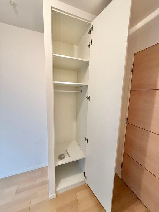 ﾅｲｽ・ｴｽ・ｱﾘｰﾅ川崎駅前通（401）の収納