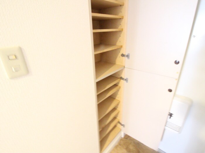 物件内観写真18　(靴箱)