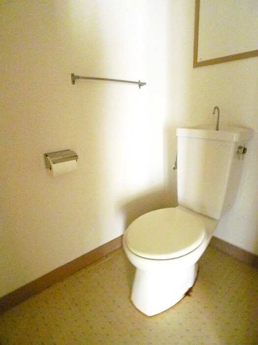 物件内観写真5　(トイレ)