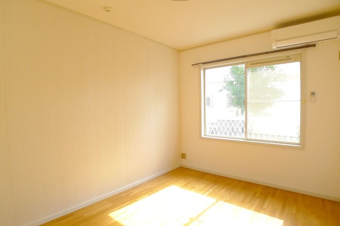 物件内観写真10　(室内からの展望)