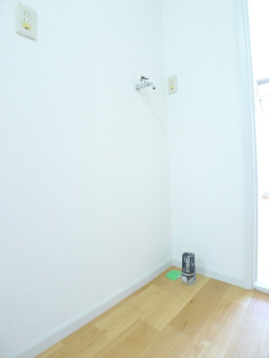 物件内観写真17　(洗濯機置場)