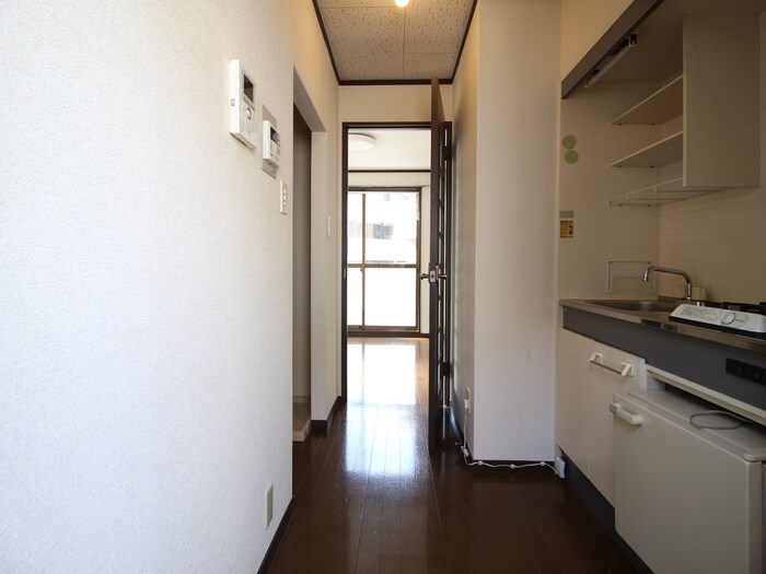 物件内観写真8　(廊下)