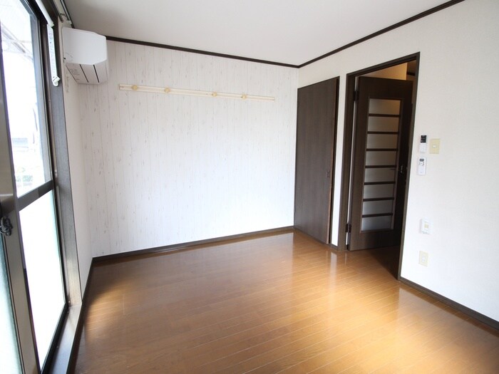 物件内観写真10　(居室)