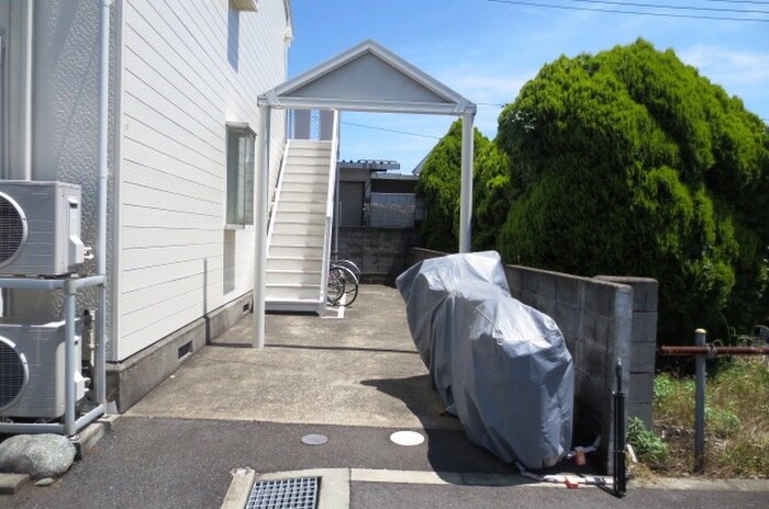 物件外観写真3　(エントランス部分)