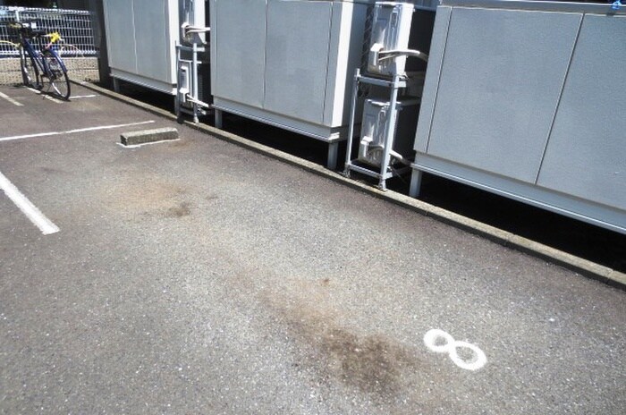 物件外観写真6　(駐車場)
