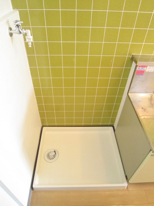 物件内観写真13　(洗濯機置場)