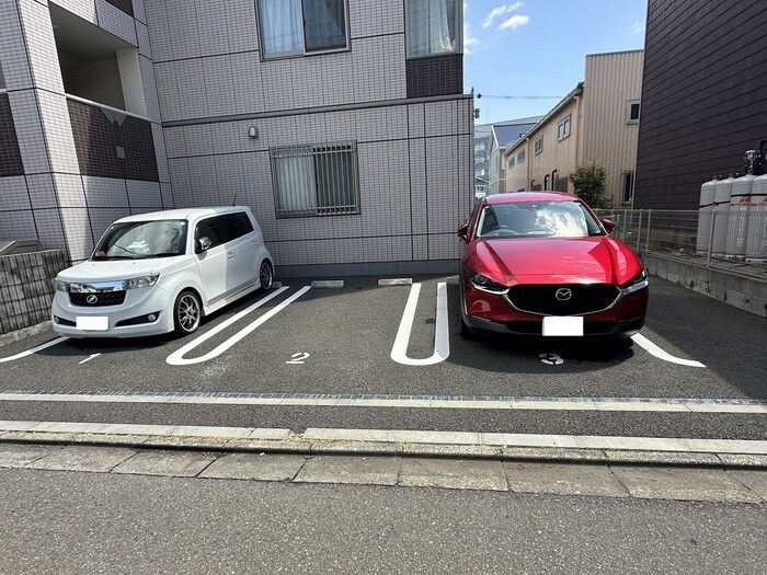 物件外観写真6　(駐車場)