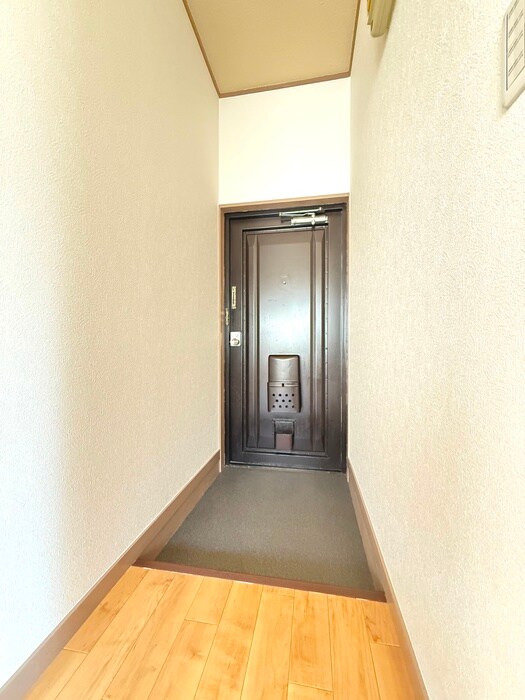 物件内観写真17　(玄関)