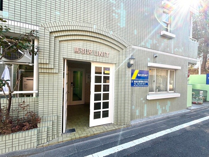 物件外観写真4　(エントランス部分)