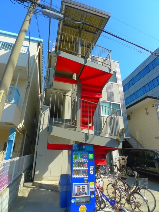 物件外観写真3　(エントランス部分)