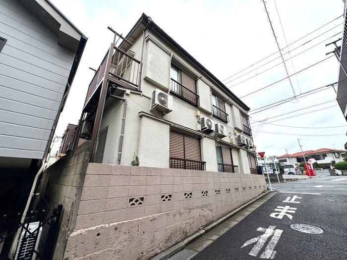 新和コーポの物件外観写真