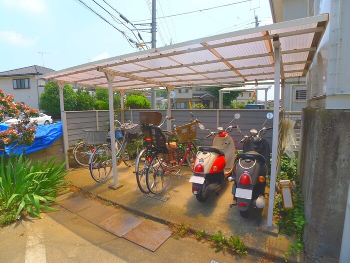 物件外観写真3　(駐輪場)