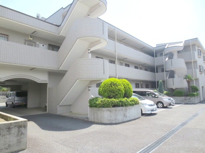 物件外観写真2　(駐車場)