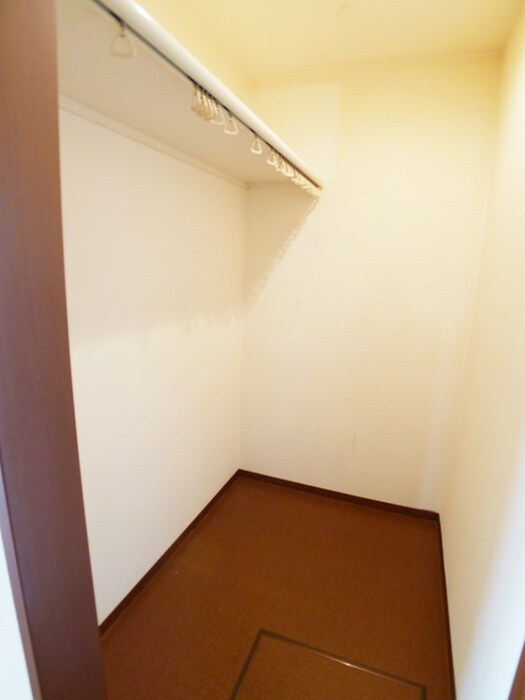 物件内観写真10　(収納)